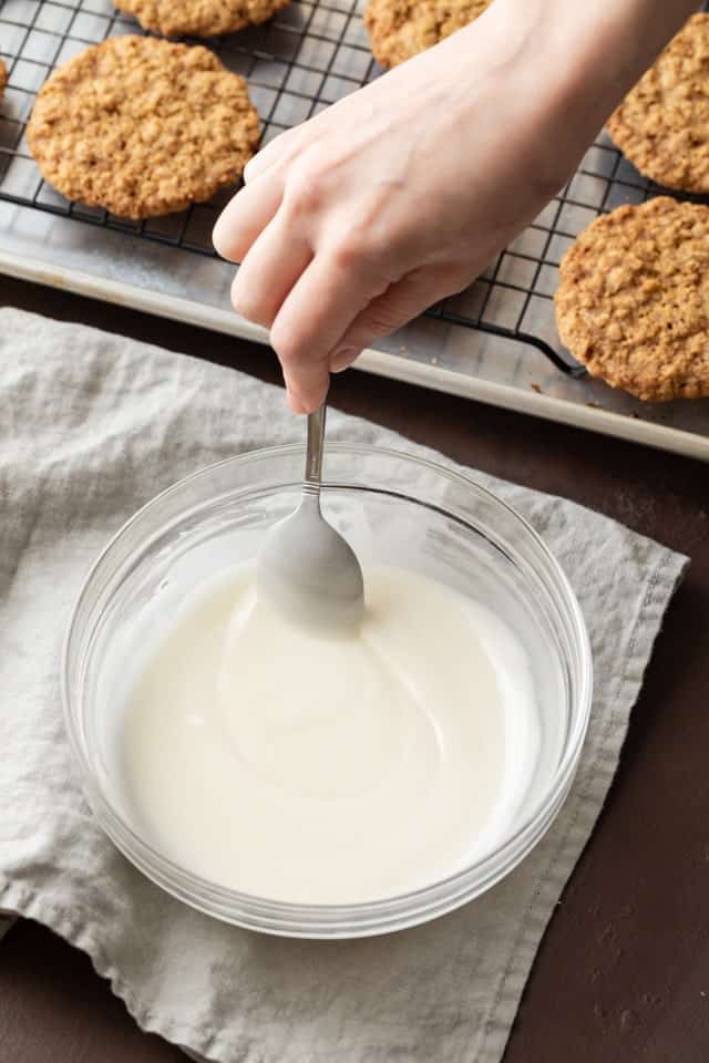 icing for old fashioned oatmeal cookies