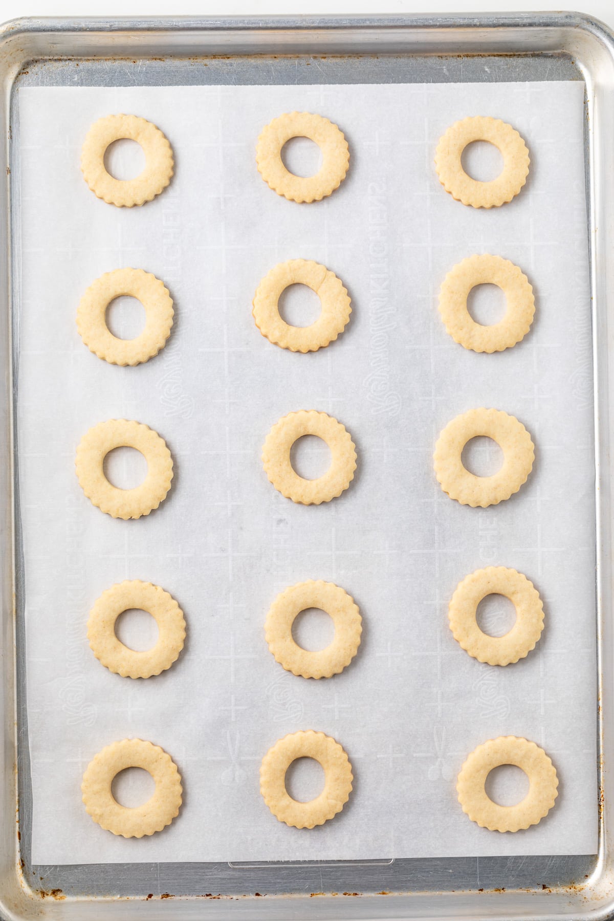 Cookies with hole cut out of center.